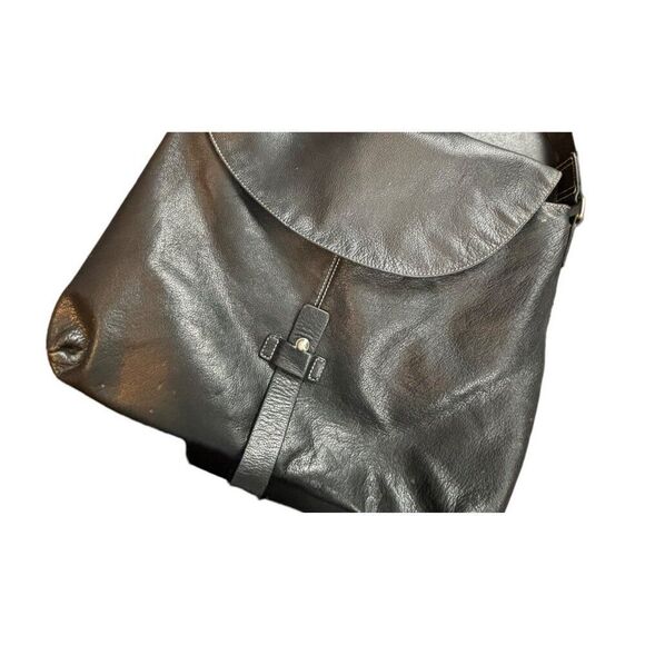 Kenneth Cole Black Leather Messenger Bag - Adjustable Strap - 16" x 12" - Picture 7 of 15